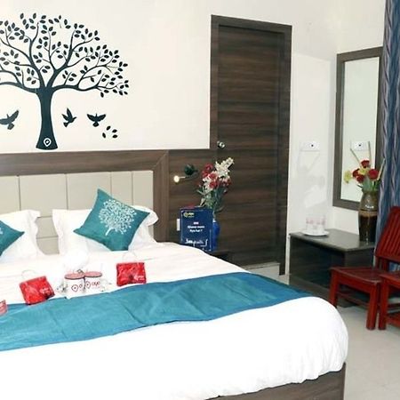 Oyo Rooms Bhootnath Market Lucknow Buitenkant foto